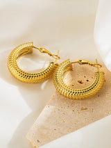 It's Giving Style Hoop Earrings - Gold