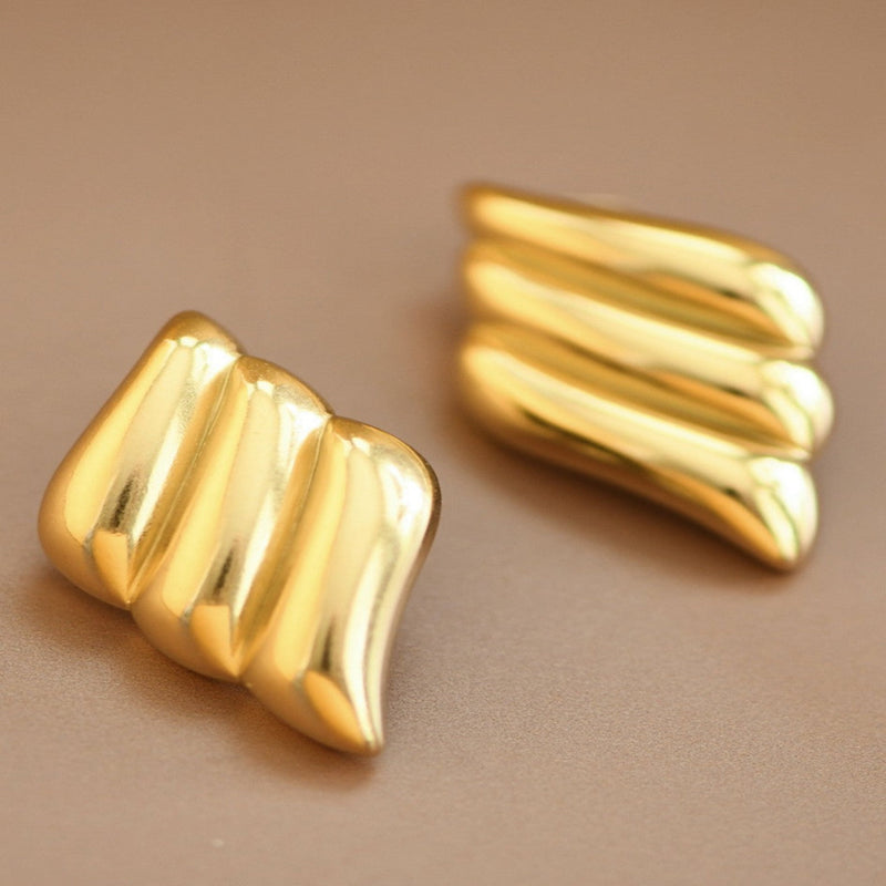 Everyday Ribbed Earrings - Gold