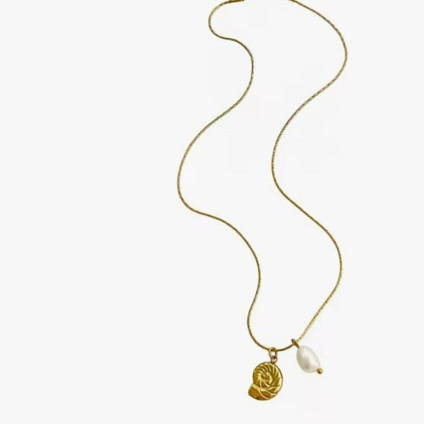 Seashell Pendant Necklace - Gold