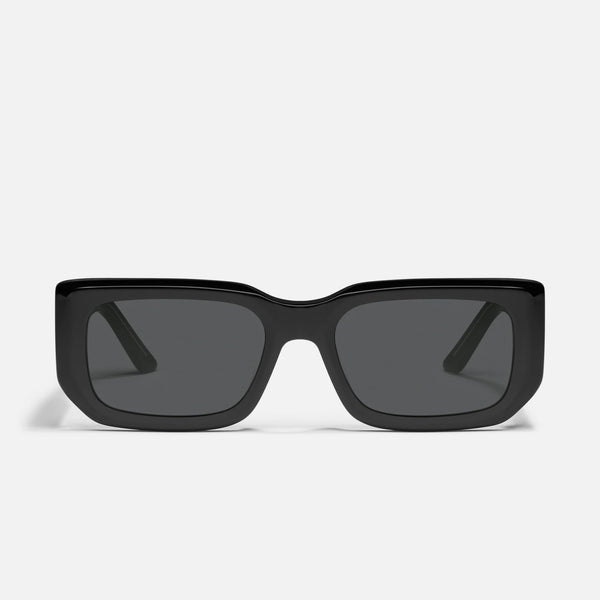 Quay Tell Me More Sunglasses - Black/Smoke