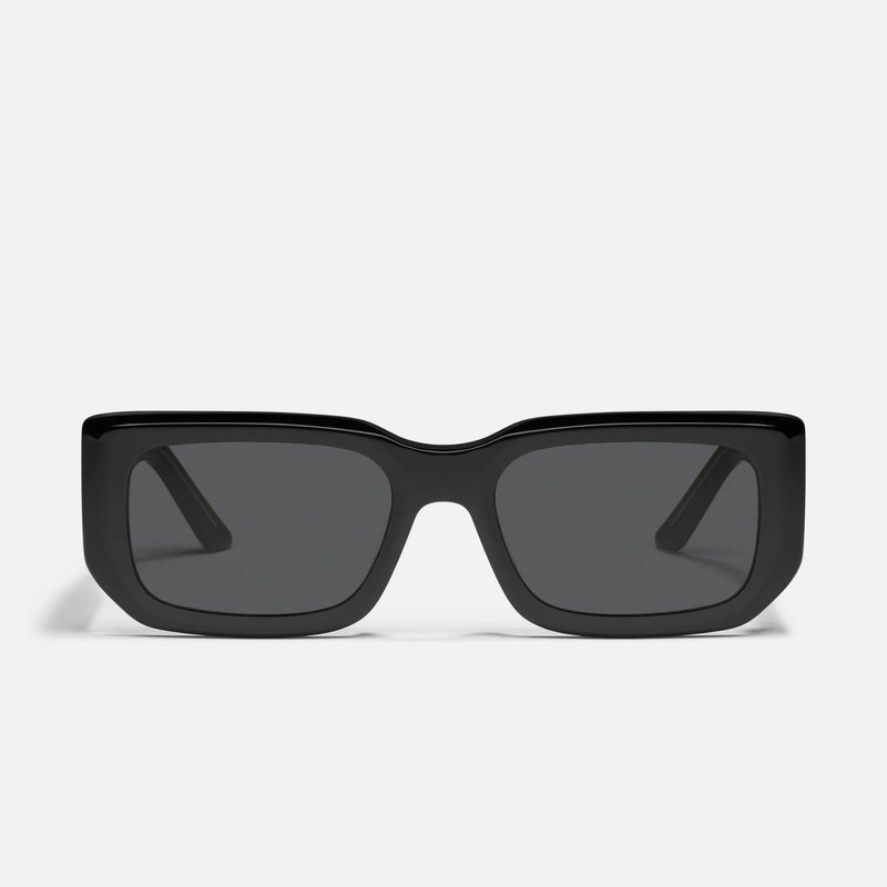 Quay Tell Me More Sunglasses - Black/Smoke
